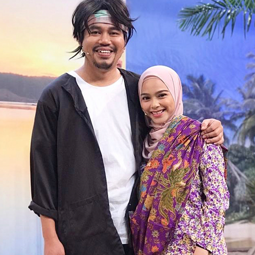 Jep Sepathu & Sari Yanti